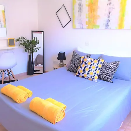 Perfectly Located 2bdr/pool+near Beach+free Wifi * פאפוס